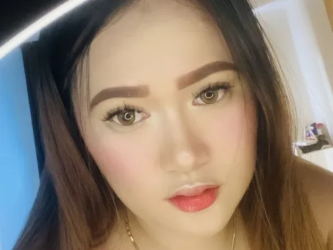 live now model AdriannaFowler