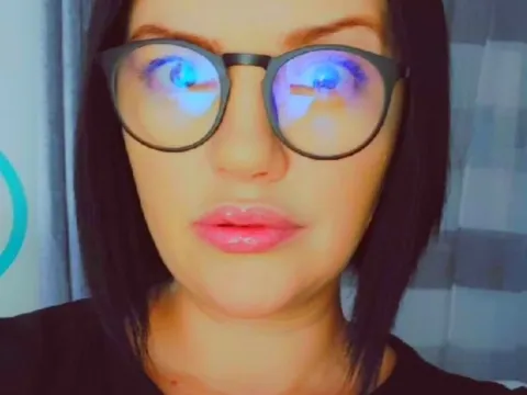 direct sex chat model AlineMay