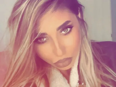 chatroom sex model AvaLuu