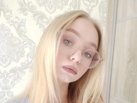 hot adult tv model BellaBoren