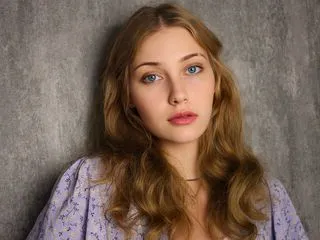 voyeur cam model BellaTorress