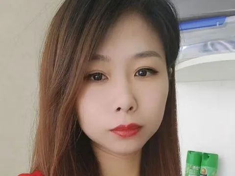 Heb een live chat met webcammodel BericeZhangJing