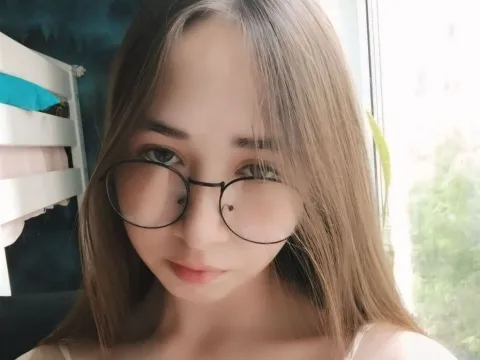 adult web cam model ChloeDreams