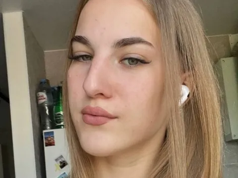 cam live show model DakotaBoo