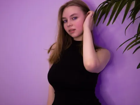 cam live show model DevaConnoly