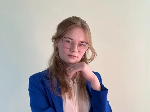 porno live sex model GuinevereAlder