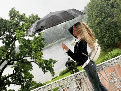 in live sex model HoneySvetic