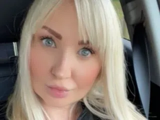 film live sex model KarolinaBright