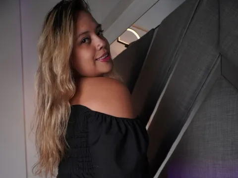 live now model KendallPrice