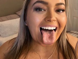 mature sex model KennedyKnox