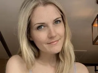 dirty threesome model LauraJune
