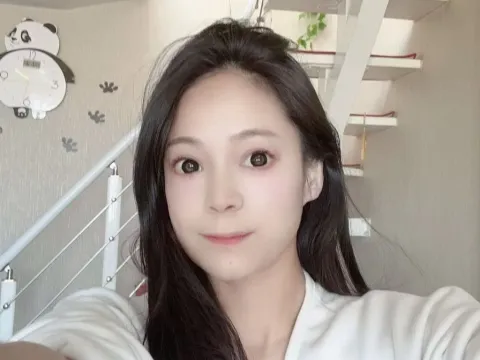 video dating model LiHuanxia