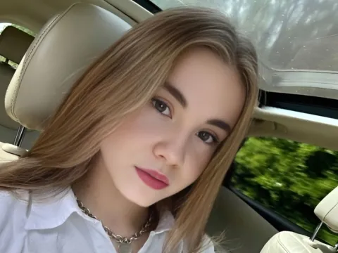 club live sex model LinnAle