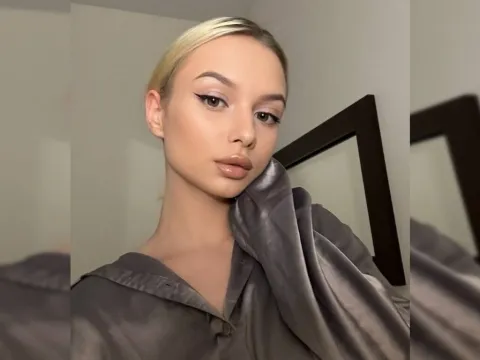 chat direct live model LoisLewis