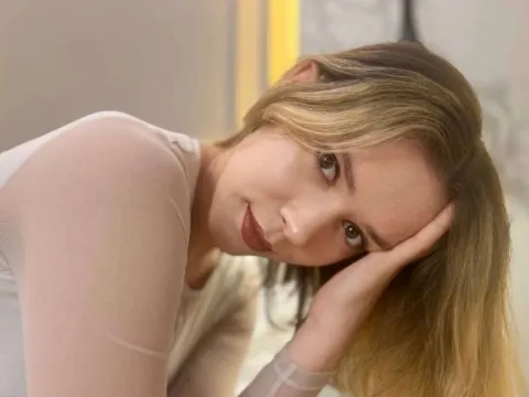 video live sex cam model LunaMilese