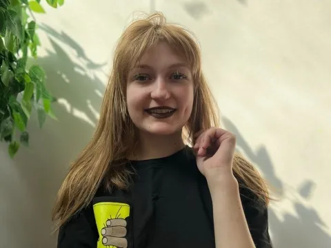 cam stream model LynetFrankson