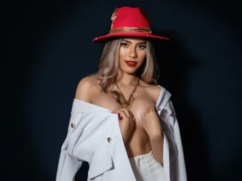 hot adulttv model MaddiMartinelli