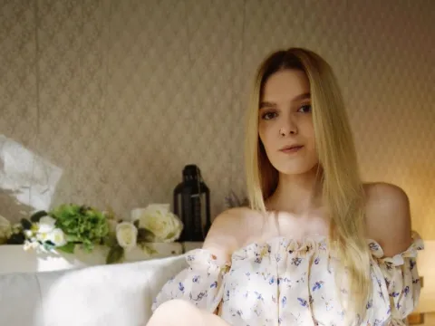 milf and granny model MelisaHigh