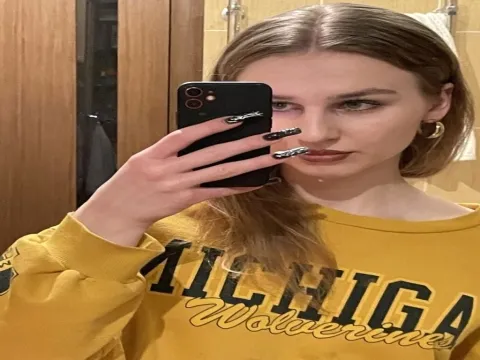 hollywood porn model MiaWish