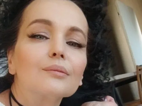 jasmine cam2cam model WitchRossi