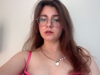 adult webcam model XenaSmith